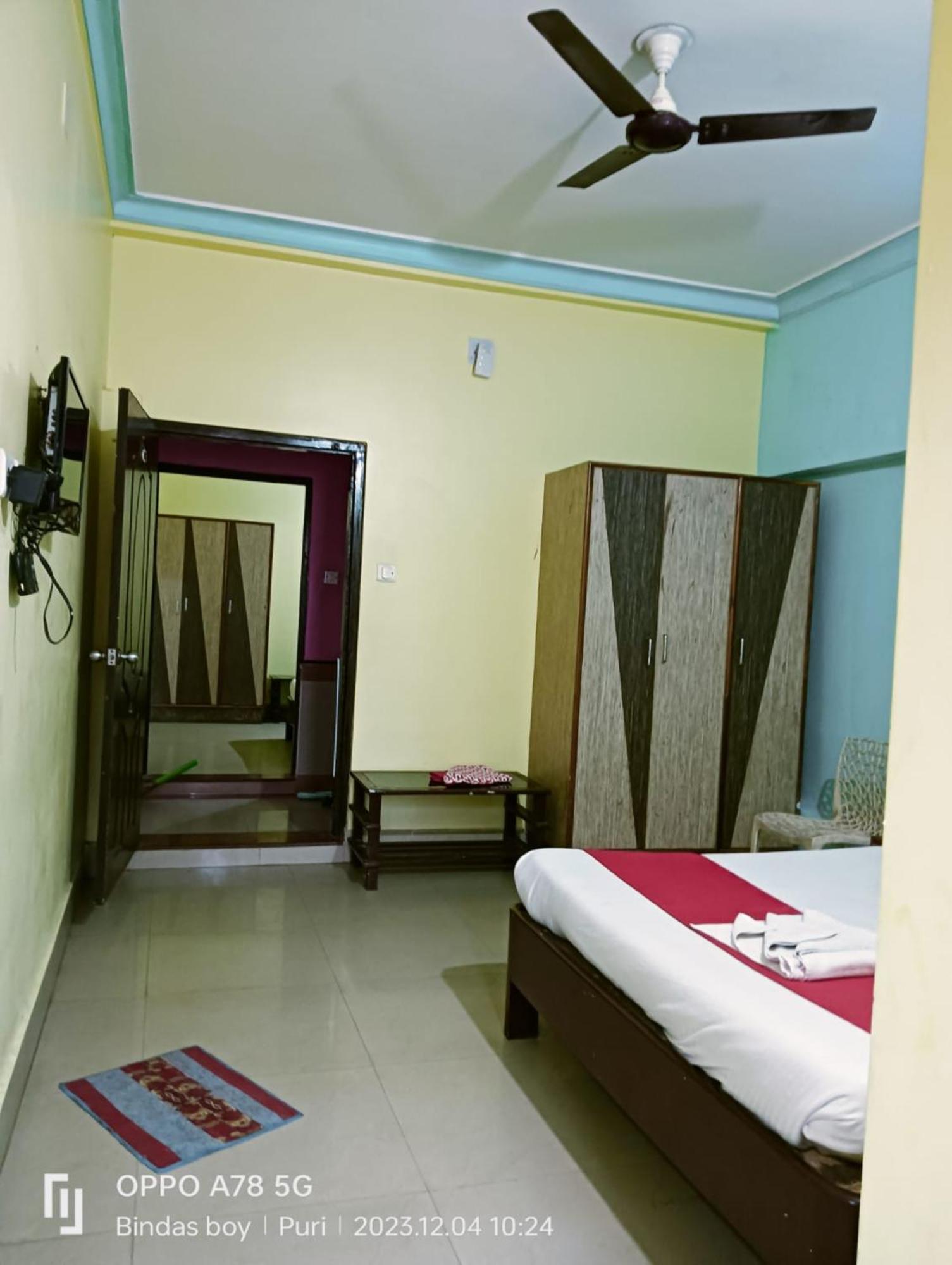 Hotel D2 Holiday Inn -Near Niladri Sea Beach - Puri - Official Verified Exterior foto