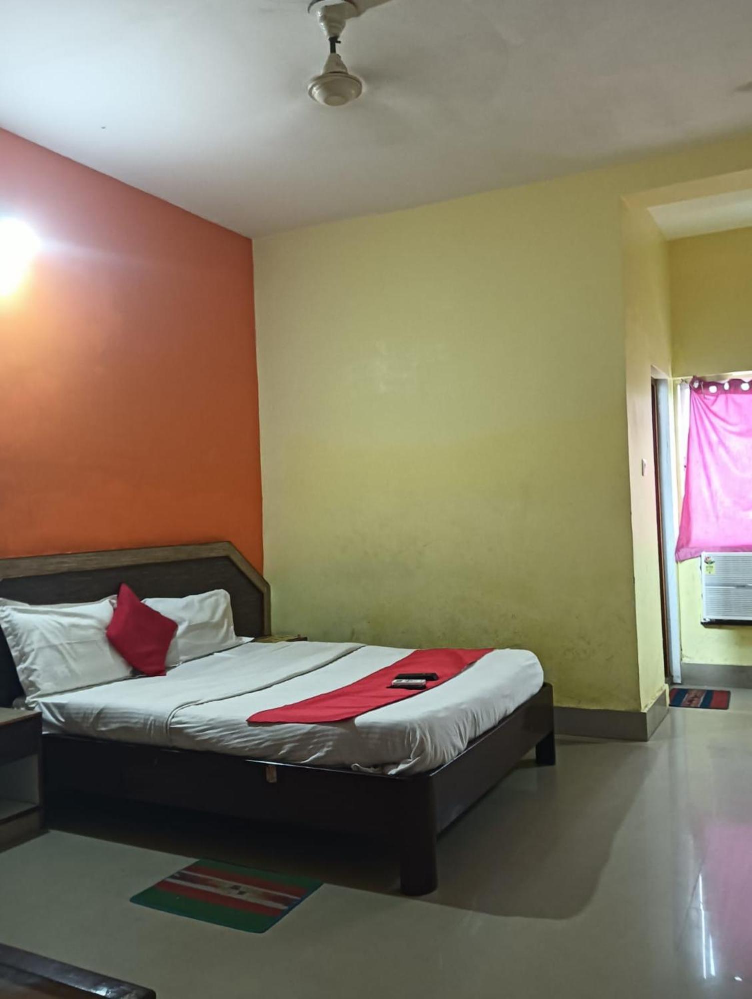 Hotel D2 Holiday Inn -Near Niladri Sea Beach - Puri - Official Verified Exterior foto